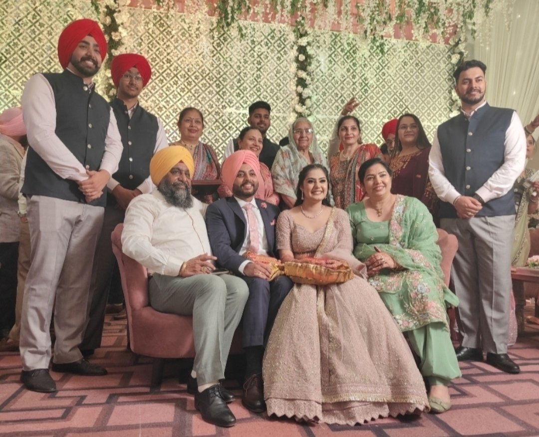 passport-size-photo-left