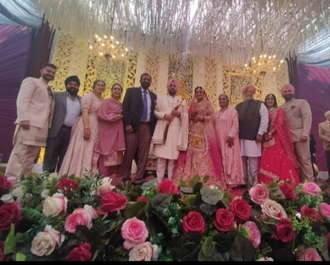 passport-size-photo-left