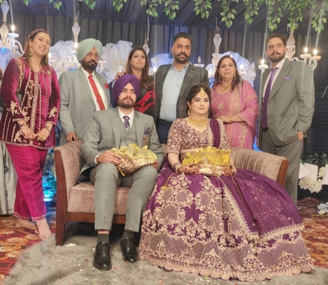 passport-size-photo-left