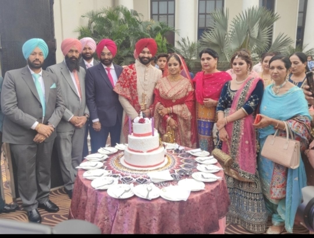 passport-size-photo-left