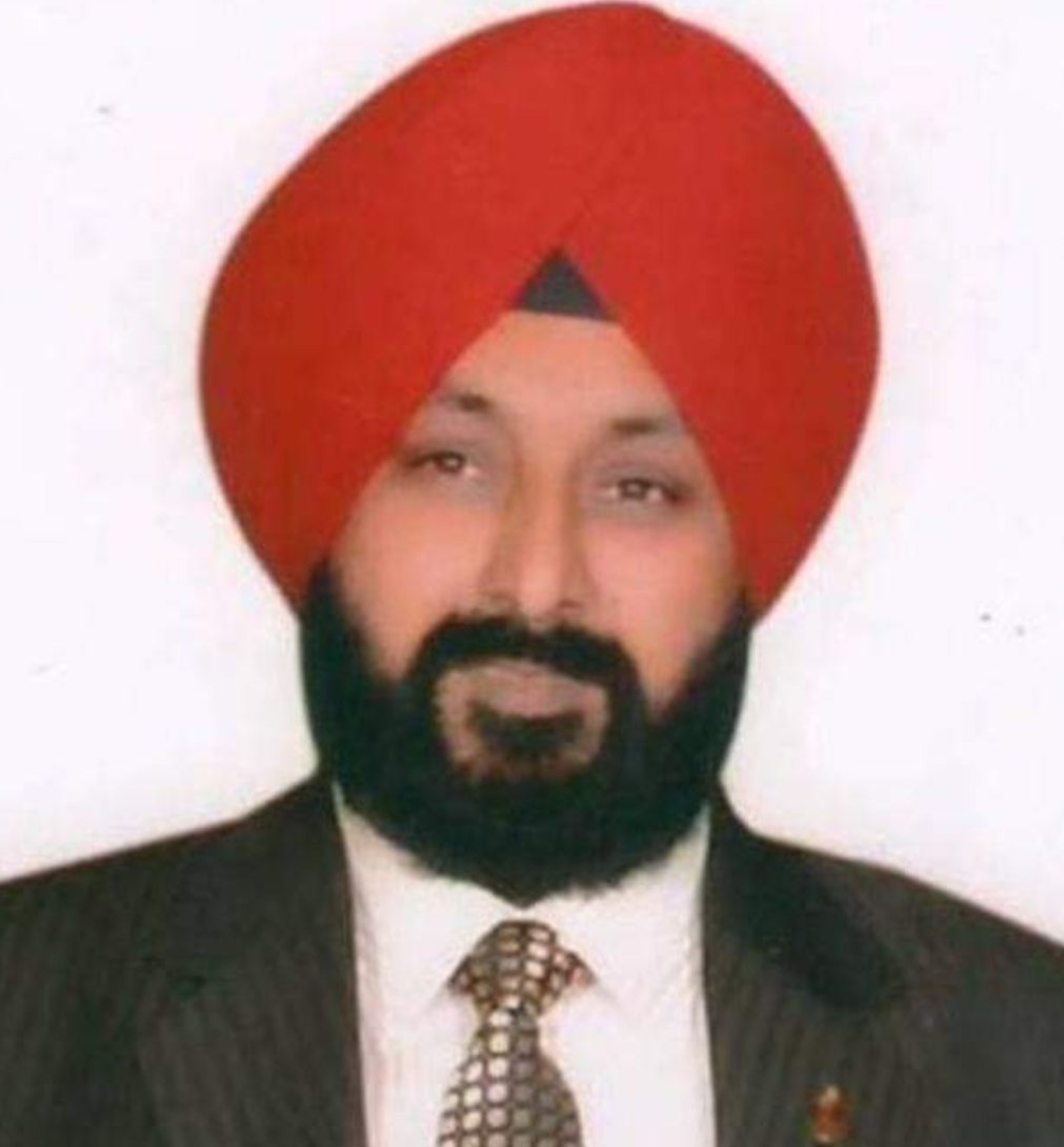 passport-size-photo-left