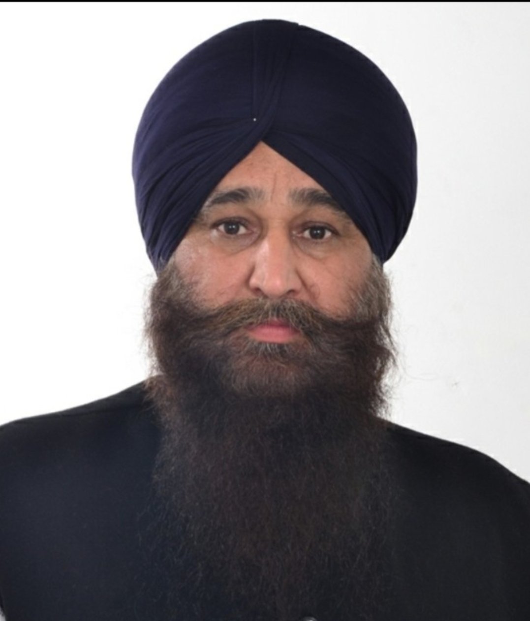 passport-size-photo-left